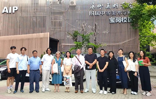 广美附中AIP教学团队  与法国驻广州总领事馆教育代表团合影留念